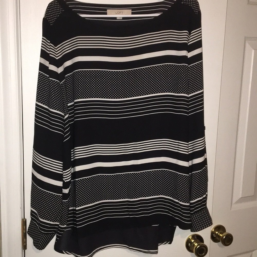 Ann Taylor Loft Black and White Blouse. Size XL